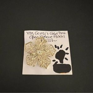 Good, preowned vintage condition brooch